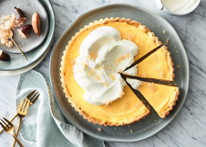 Prepare a delicious, aromatic lemon tart