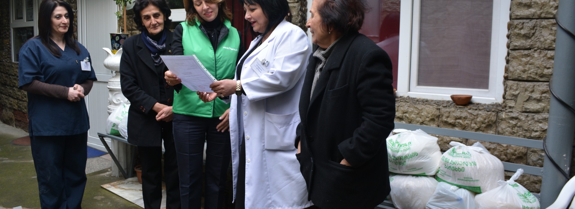 Fresco Charity Fund visited the elderly people shelter
