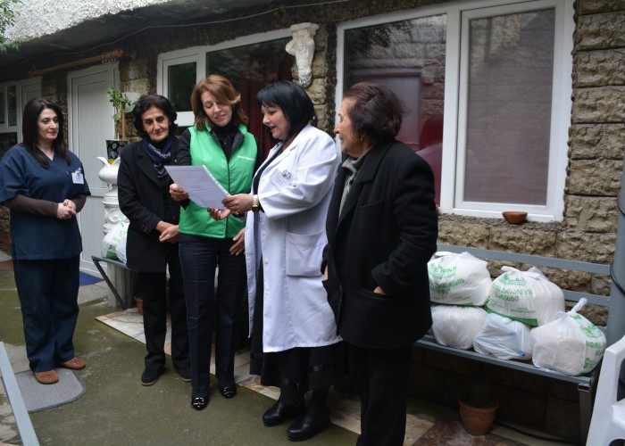 Fresco Charity Fund visited the elderly people shelter