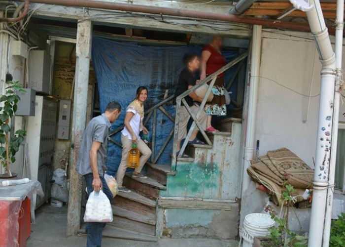 „Fresco charity fund” hands products and stationary to  socially vulnerable families