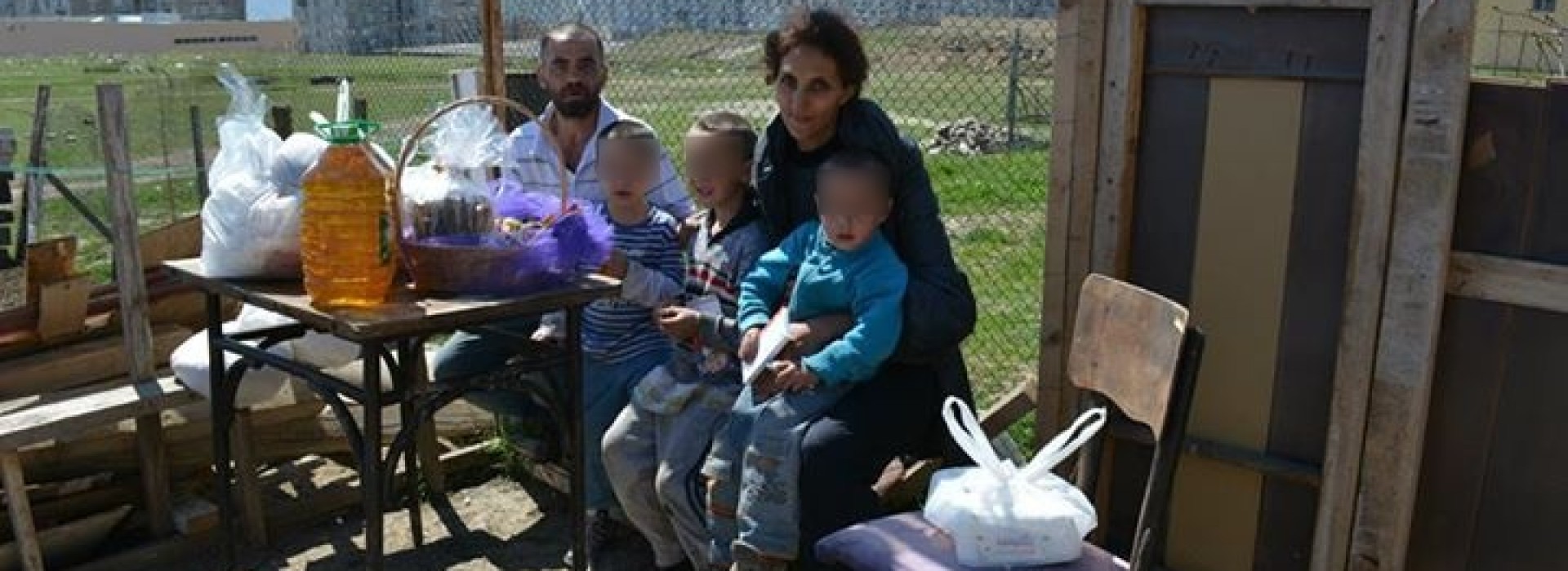 „Fresco charity fund” hands Easter baskets, products, sweets and necessities to socially vulnerable families
